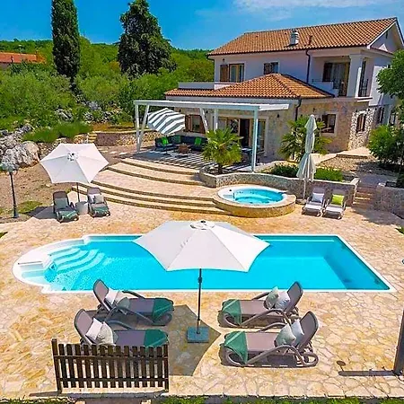 Laura Comfortable 3* Krk Town