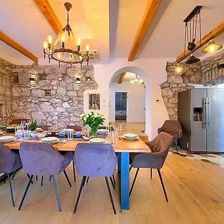 Laura Comfortable 3* Krk Town