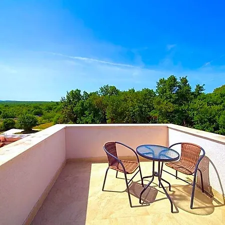 Laura Comfortable Hotel Krk Town