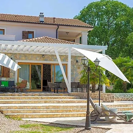 Hotel Laura Comfortable 3*