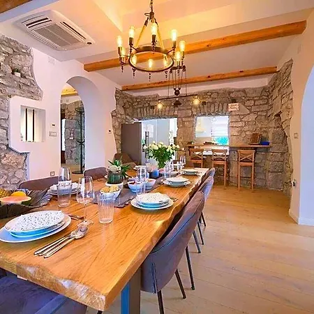 Laura Comfortable Hotel 3*